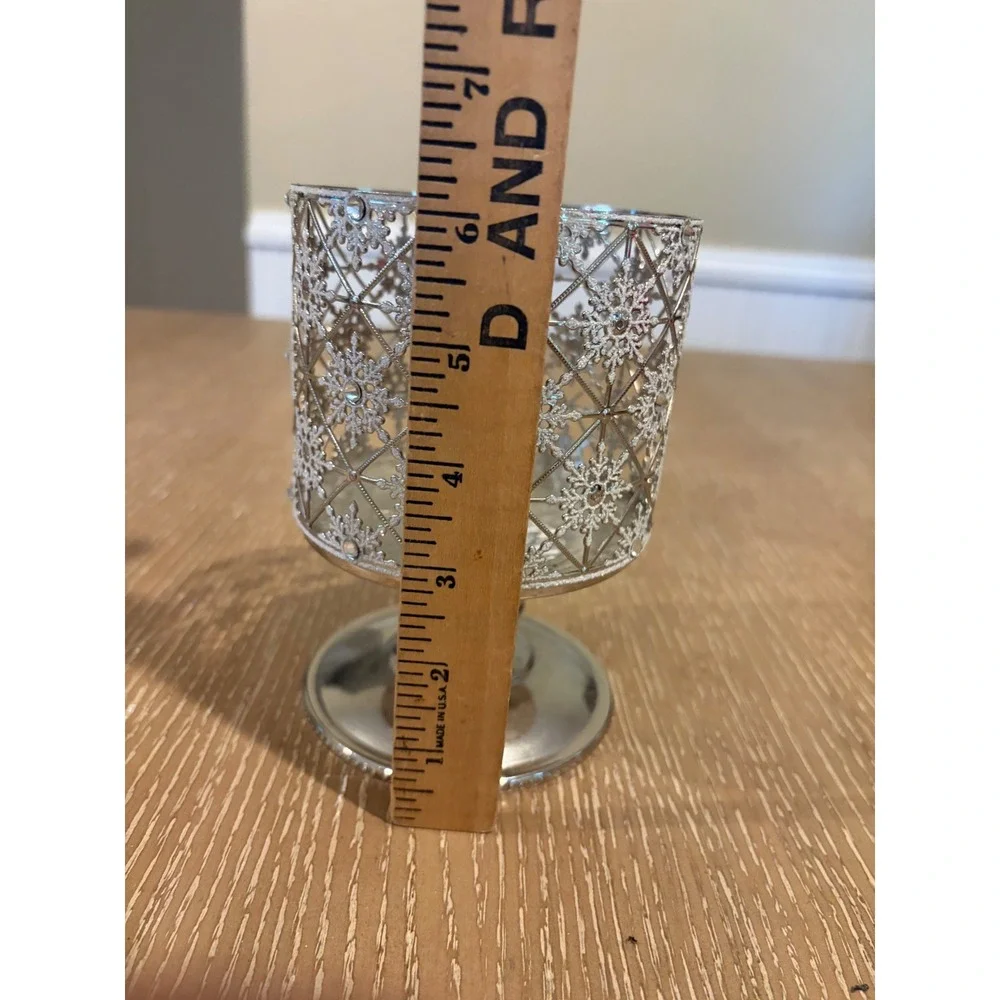 Bath & Body Works Silver Snowflake Gems Pedestal 3 Wick Candle Holder Sleeve